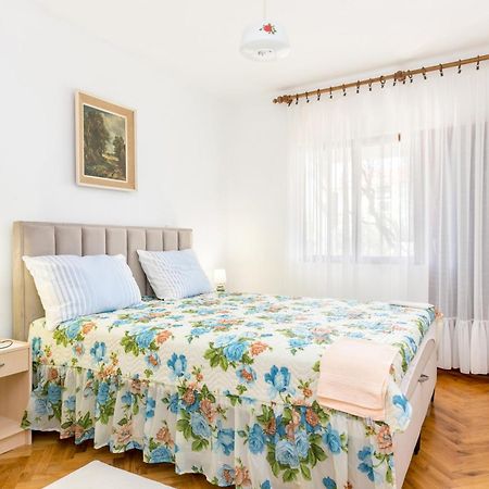 Apartments By The Sea Okrug Gornji, Ciovo - 1069 特罗吉尔 外观 照片