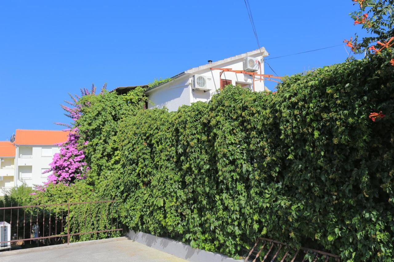 Apartments By The Sea Okrug Gornji, Ciovo - 1069 特罗吉尔 外观 照片