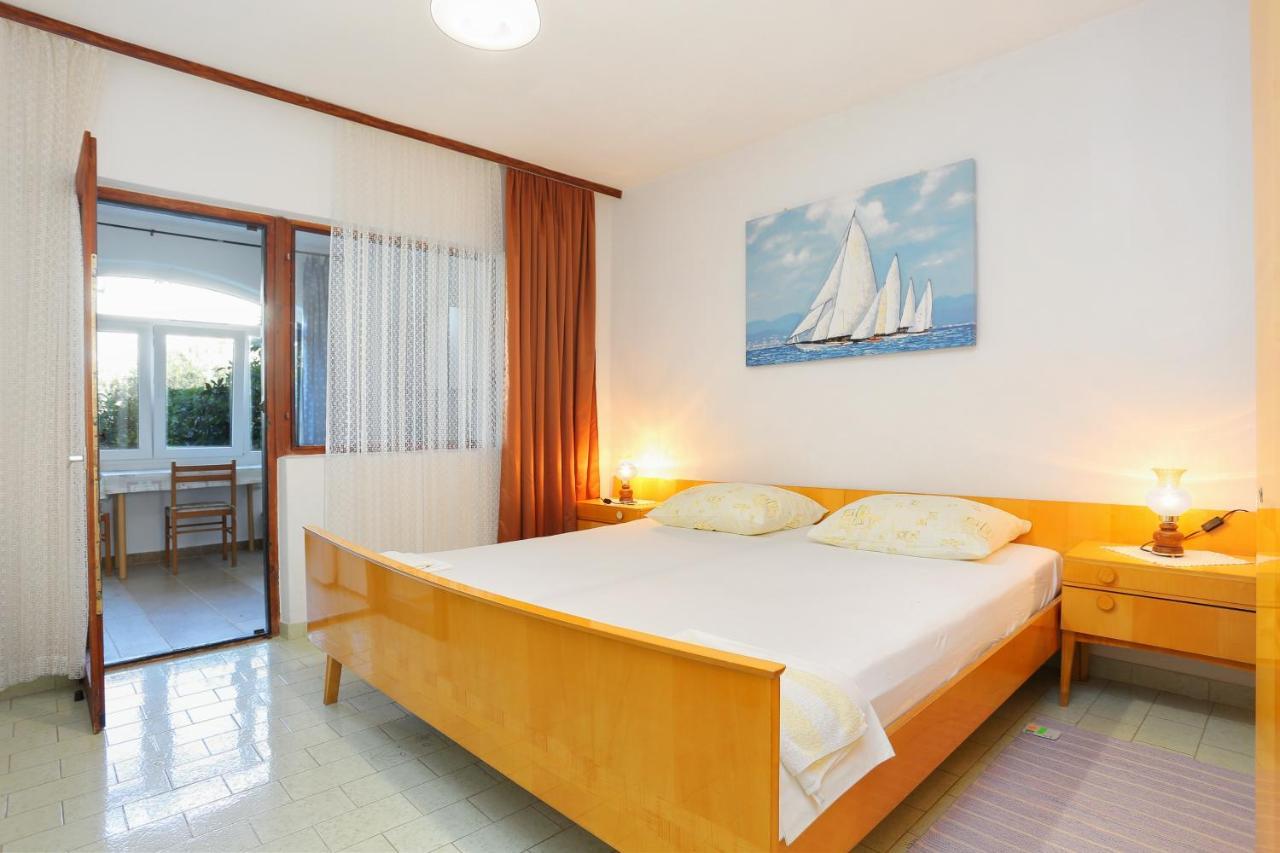 Apartments By The Sea Okrug Gornji, Ciovo - 1069 特罗吉尔 外观 照片