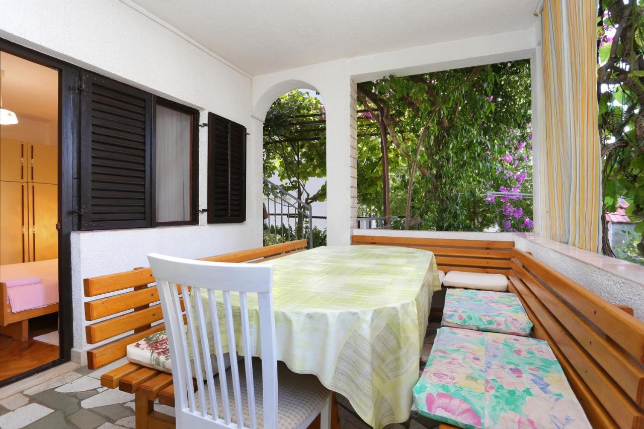 Apartments By The Sea Okrug Gornji, Ciovo - 1069 特罗吉尔 外观 照片