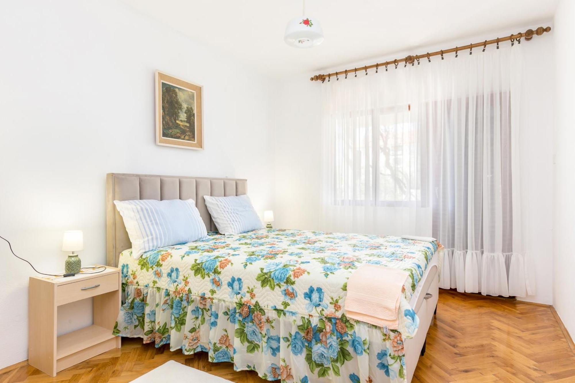 Apartments By The Sea Okrug Gornji, Ciovo - 1069 特罗吉尔 外观 照片