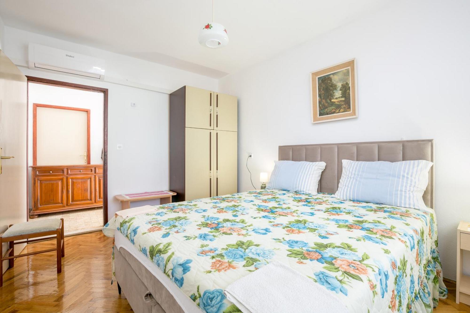 Apartments By The Sea Okrug Gornji, Ciovo - 1069 特罗吉尔 客房 照片