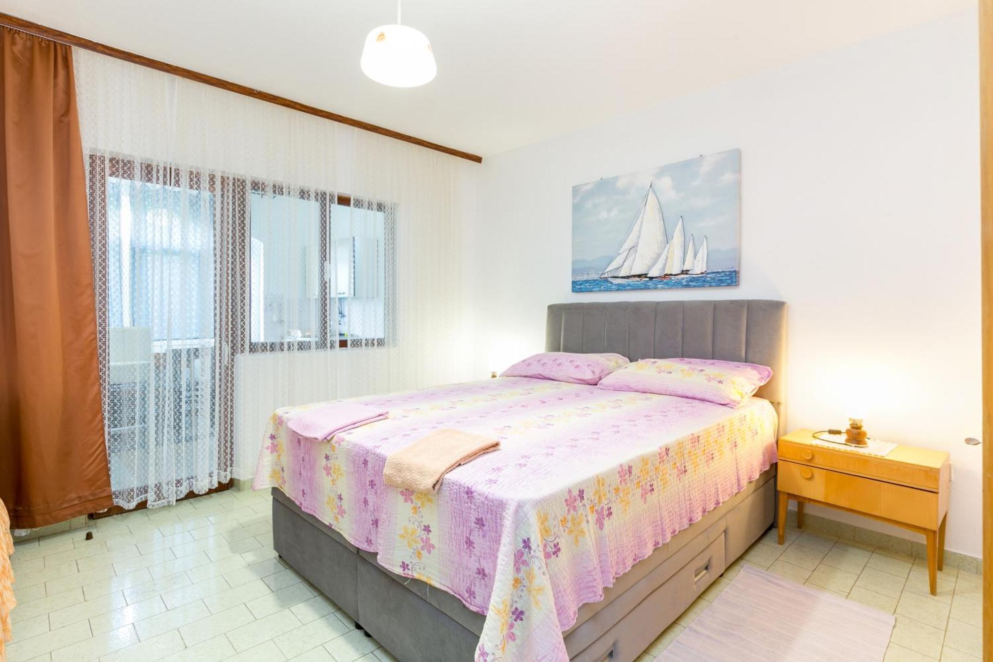 Apartments By The Sea Okrug Gornji, Ciovo - 1069 特罗吉尔 外观 照片